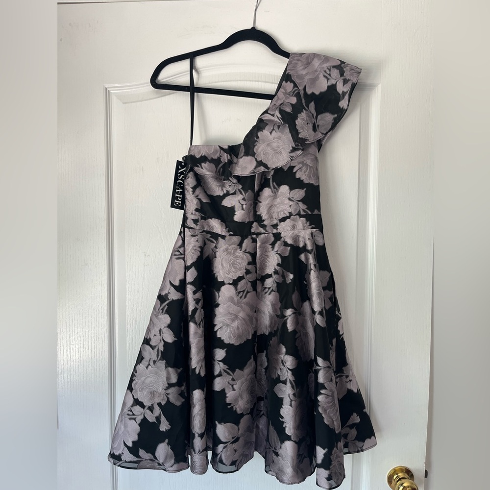NWT Floral One Shoulder Dress Size 2 *BROKEN ZIPPER